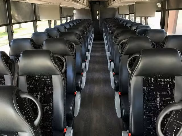 la porte charter bus interior
